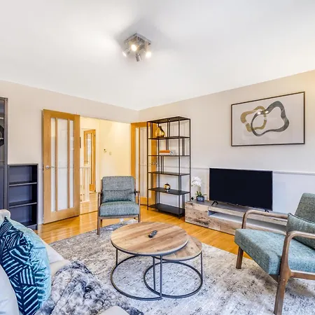 Executive 4 Bedroom Town House In Canada Water Free Wifi & Parking By City Stay Aparts London Exterior photo