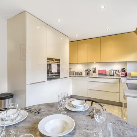 Executive 4 Bedroom Town House In Canada Water Free Wifi & Parking By City Stay Aparts London Exterior photo