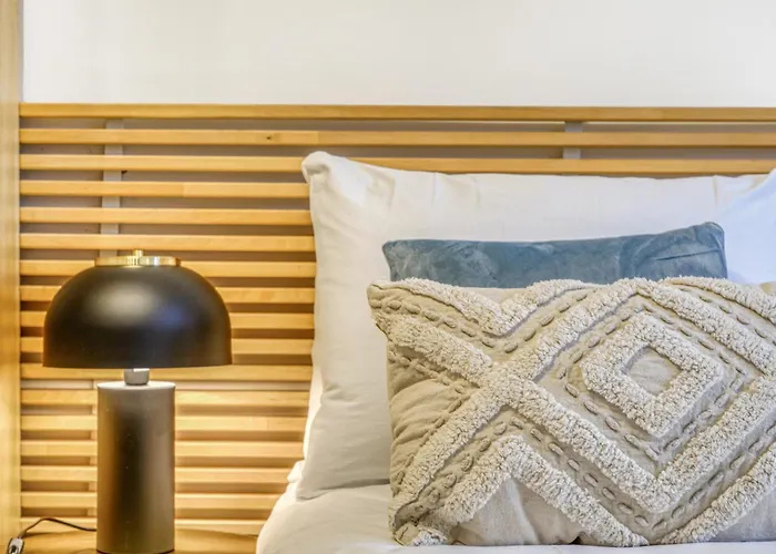 Executive 4 Bedroom Town House In Canada Water Free Wifi & Parking By City Stay Aparts London