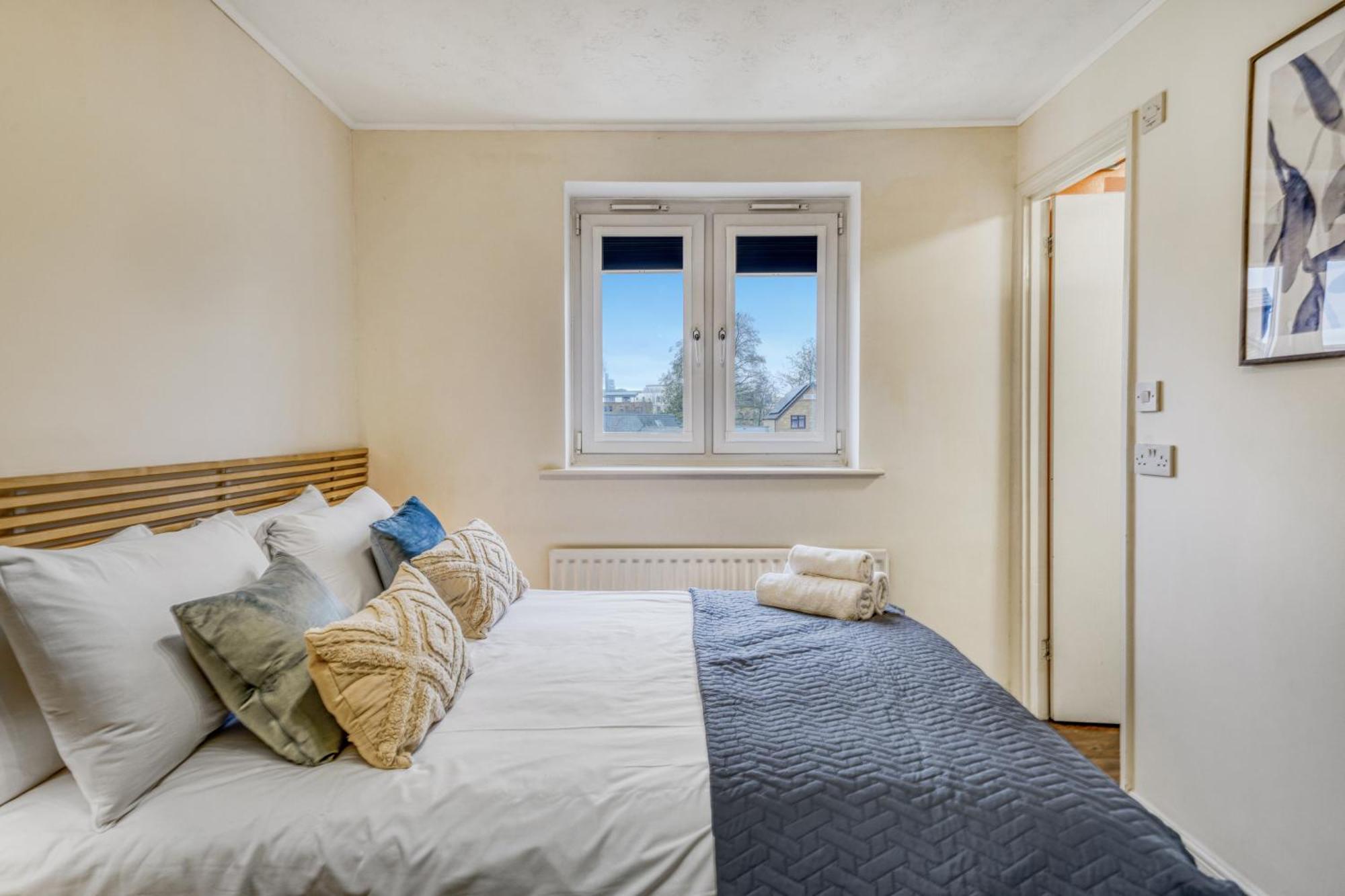 Apartment Executive 4 Bedroom Town House In Canada Water Free Wifi & Parking By Aparts