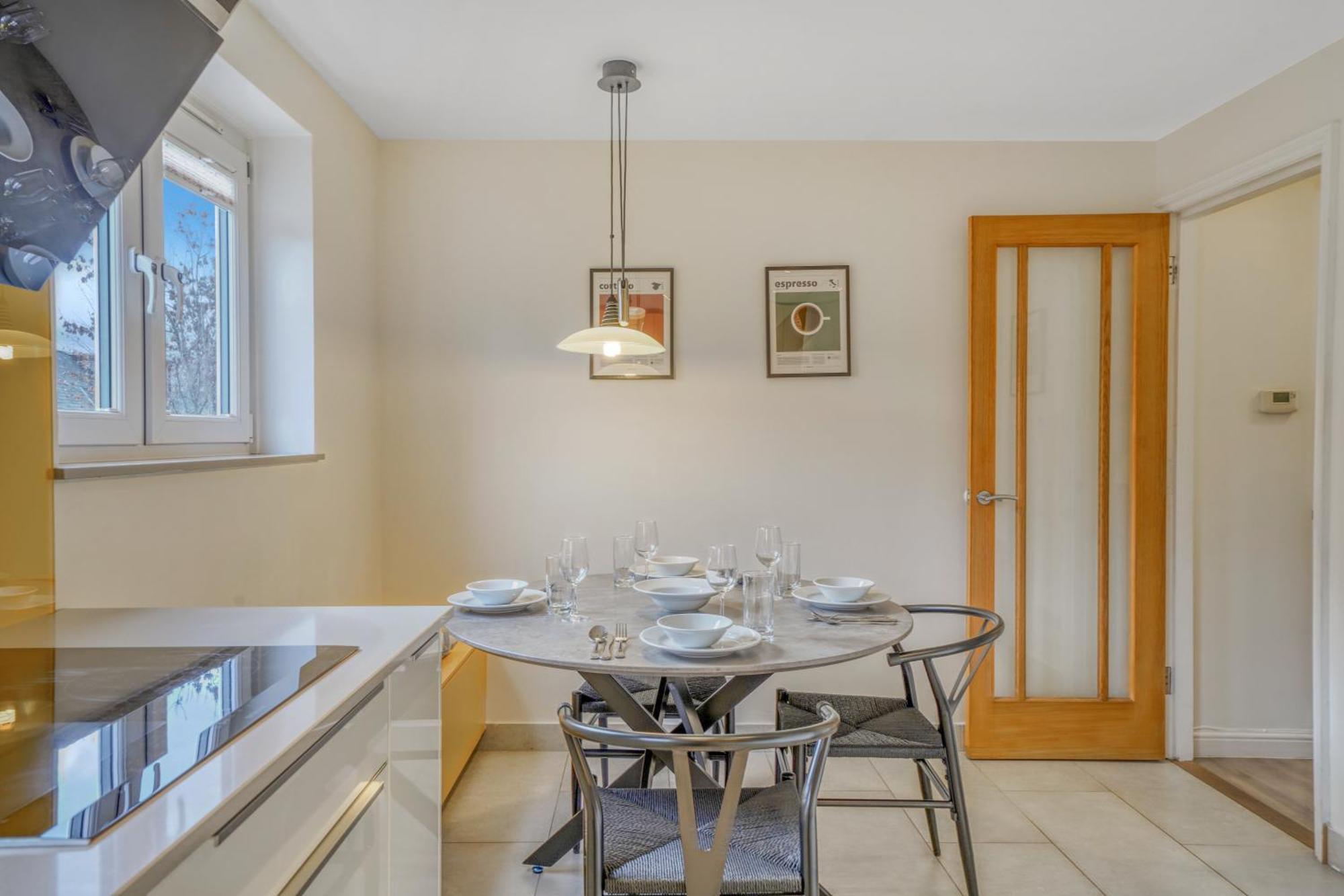 Executive 4 Bedroom Town House In Canada Water Free Wifi & Parking By Aparts