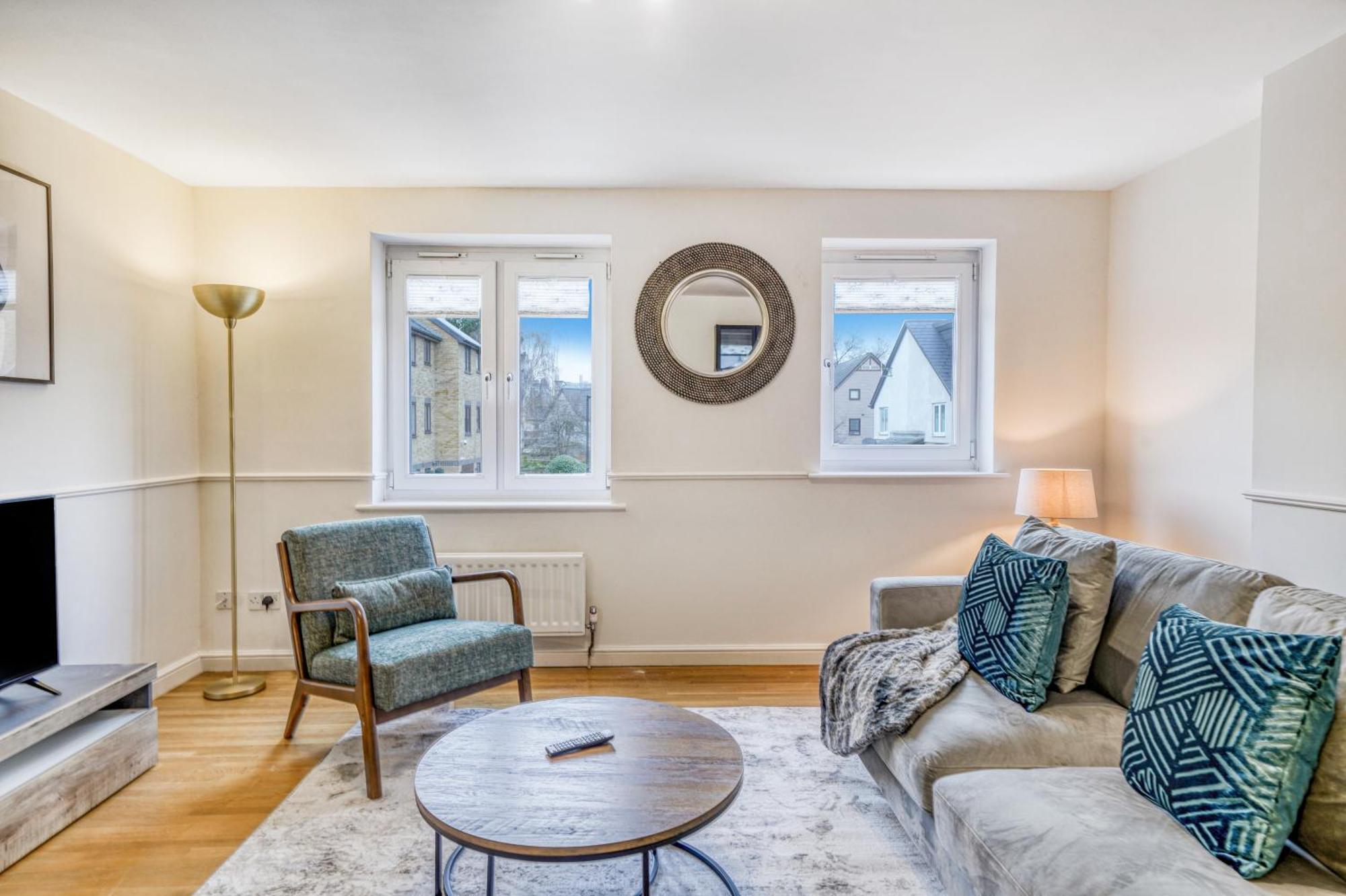 Apartment Executive 4 Bedroom Town House In Canada Water Free Wifi & Parking By Aparts London